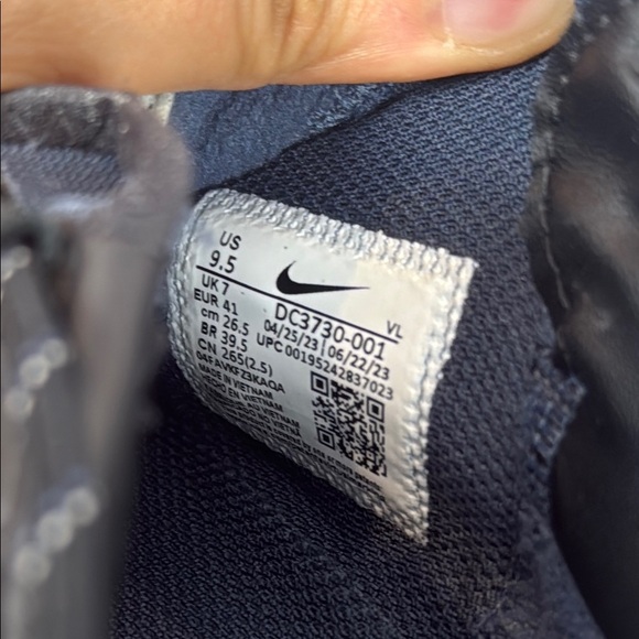 Nike Zoom Winflo 8 Shield Running Trainers Dc3730 Black Iron Grey Size 9.5 - Picture 13 of 13